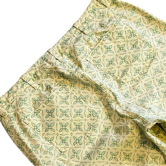 Talbots Stretch Capris Yellow Green Pattern Size 12W - Picture 8 of 8